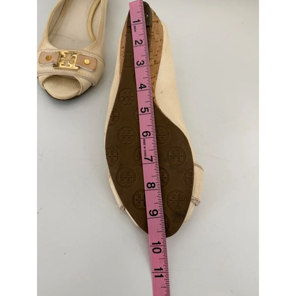 Tory Burch Cream Leather Peep Toe Cork Wedge Heels Gold Reva Logo Size 9.5 Flaw